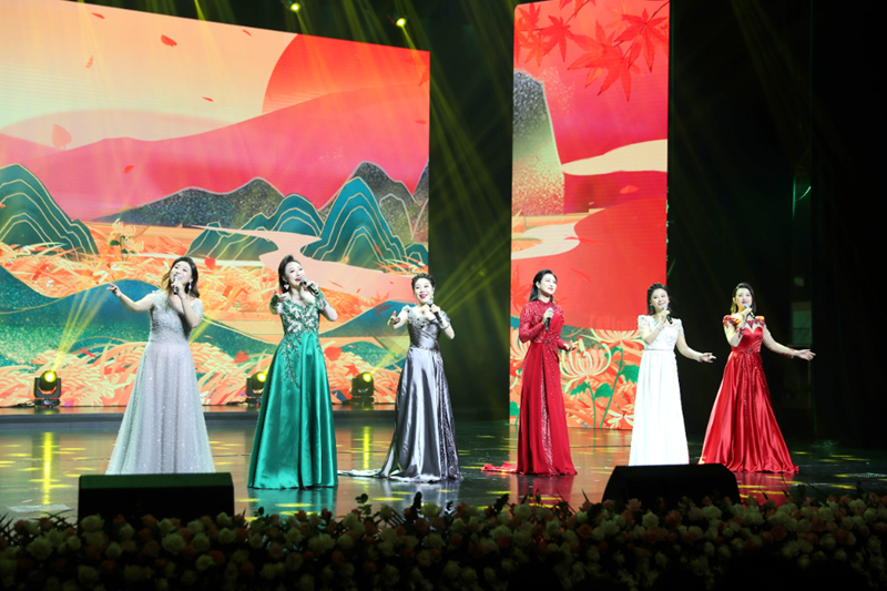 6.庄婷婷、肖雪、何娇等演唱《闹花灯》《在希望的田野上》_副本.png 6.庄婷婷、肖雪、何娇等演唱《闹花灯》《在希望的田野上》_副本.png